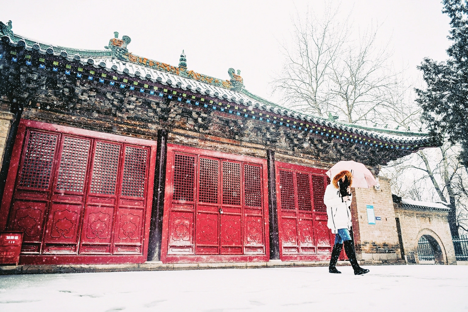 雪中景:雪舞城如画 雾笼泉更欢
