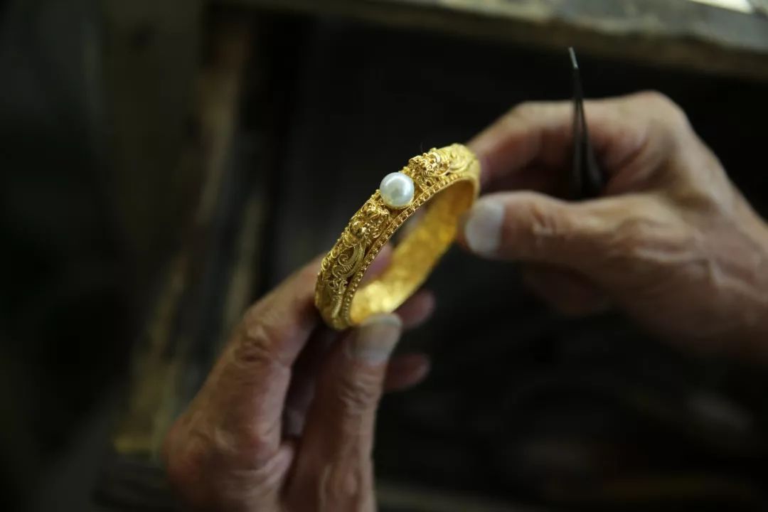 日本匠人被追捧,中国2000年的非遗工艺为何总被国人"糟蹋"?