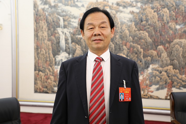 【同题论见】谈扶贫 听听村里的"领头羊"怎么说|王文忠|人大代表_新浪