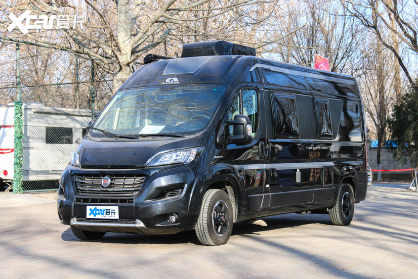 春节自驾出行新选择 实拍阿迪亚b型房车