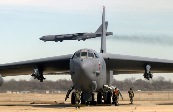 资料图片：美空军B-52H战略轰炸机。（美空军官网）