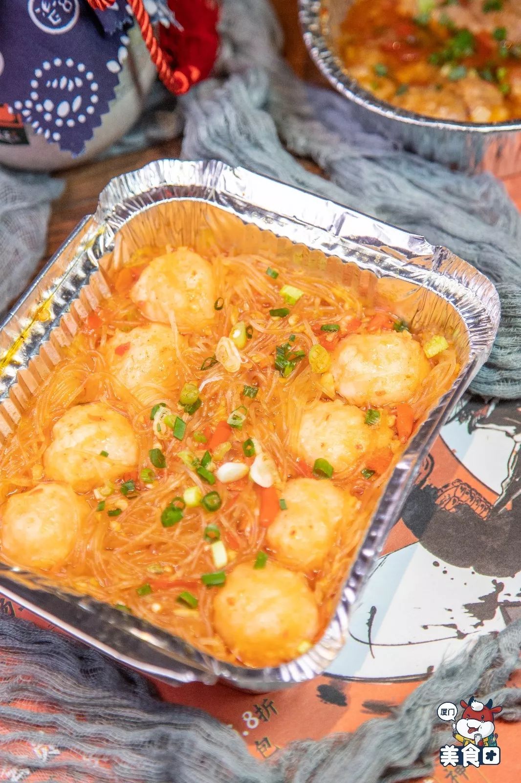 锡纸虾滑团长也是第一次吃,虾滑q脆鲜滑还带着一丝蒜蓉的香气,越吃越