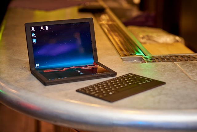 明星家族闪耀全场，ThinkPad携多款新品亮相CES2020