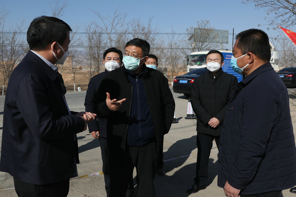 2月9日,自治区党委常委,纪委书记,监委主任艾俊涛赴同心县韦州镇督导