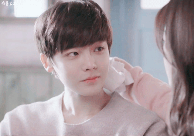 终于明白了姐弟恋有多快乐|恶魔在身边|贺军翔_新浪新闻