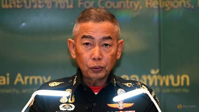 泰国陆军总司令为枪击案道歉泪流满面我愿承担全部责任