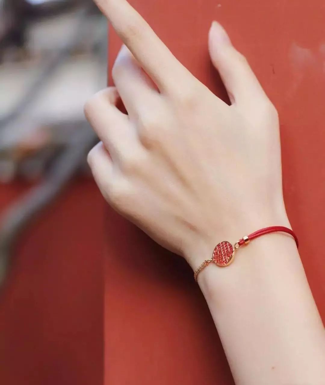 故宫与施华洛世奇联名饰品,轻奢有品,情人节送她_手机新浪网