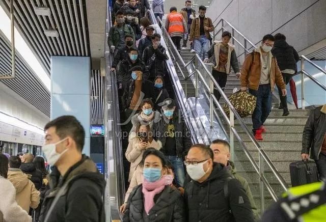 政府应确保防控体系高度有效,不能让大家长期用"尽量不出门"自保|疫情