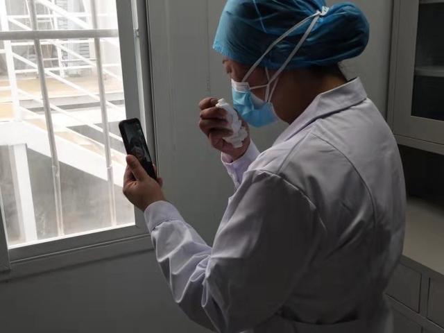 火神山医院重症医学二科护士吴亚玲母亲突然病故——抗"疫"战场的千里