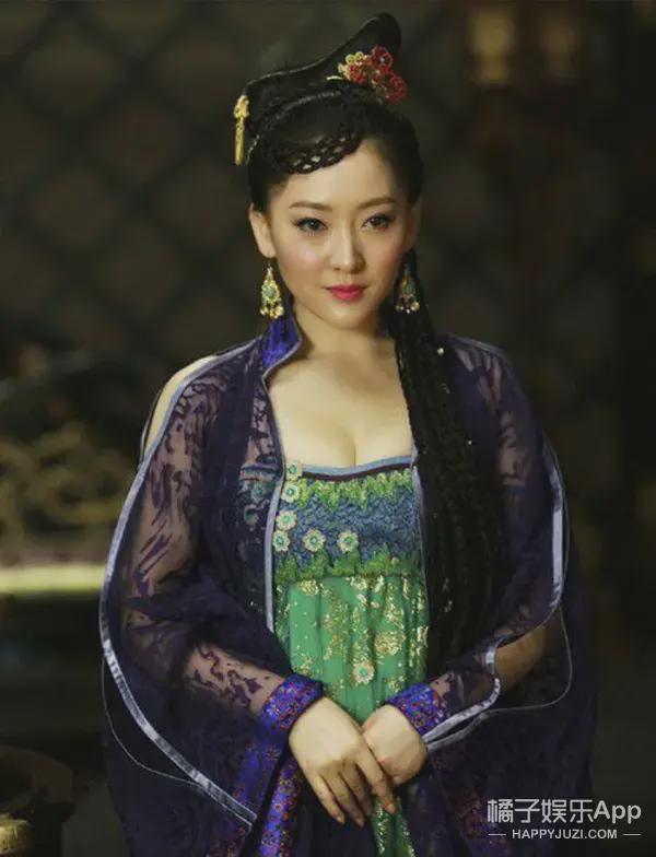 的发妻秦香莲▼《白鹿原》饰演白鹿原上名医冷先生的二女儿冷秋水 ▼