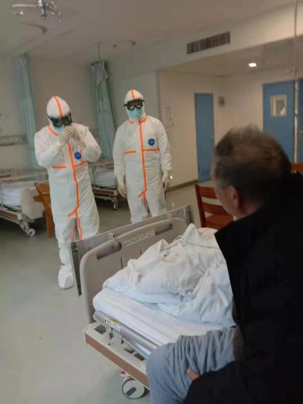 武汉市武昌区政府组织对事发当日未及时安置重症病人致歉 本文图均为 环球时报 图