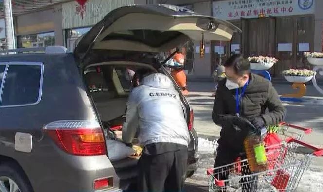 【疫情防控 甘南在行动】合作市民购物配送力量加强了
