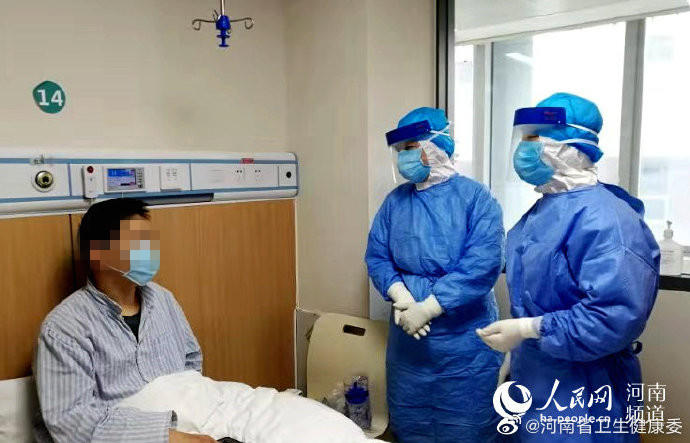 刘某某在医院批准治疗 图据人民网