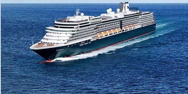 "威士特丹"号漂泊多日终在柬埔寨西港靠岸,期间泰国不断为其提供援助