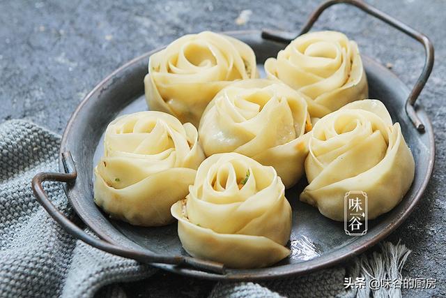 不能出门的情人节,饺子皮变个花样端上桌,简单易学,美味又浪漫