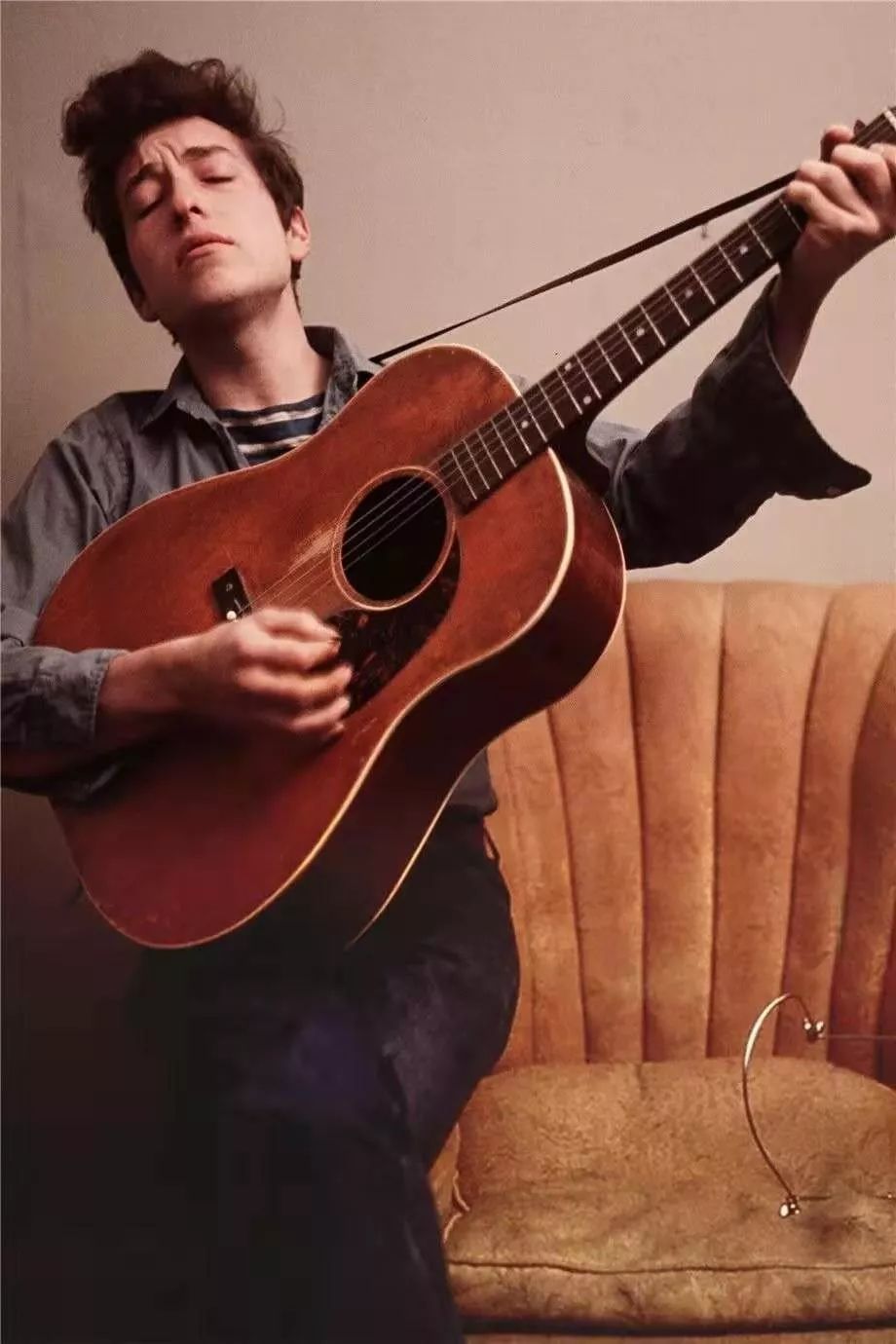 但音乐教父,玩音乐拿了诺贝尔文学奖的 bob dylan