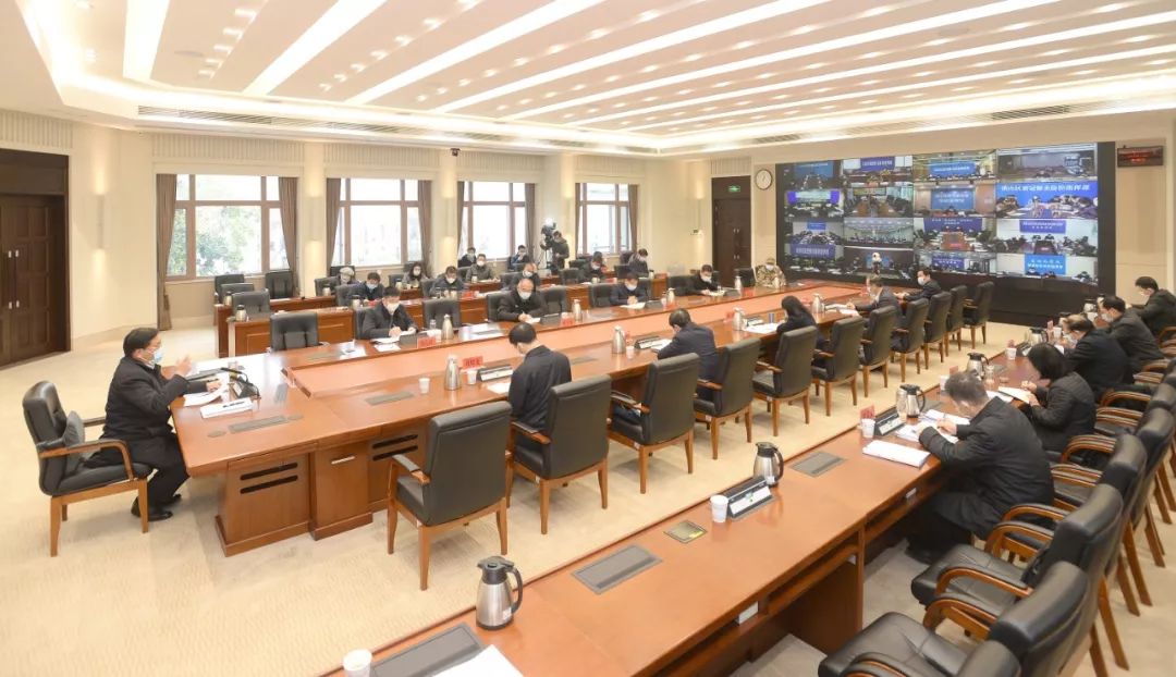 2月14日,省委常委、市委书记王忠林主持召开市新冠肺炎疫情防控指挥部视频例会。长江日报记者周超 摄