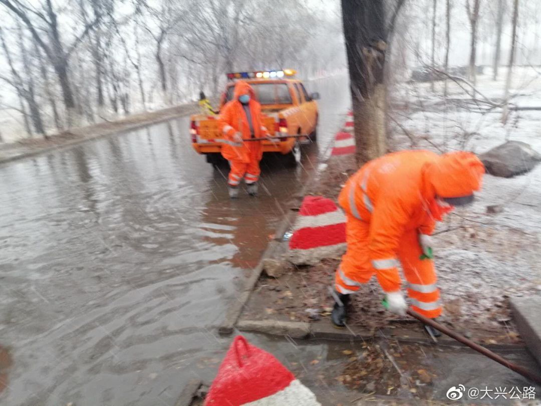 北京交通行业全力应对新一轮降雪天气 保障市民安全出行