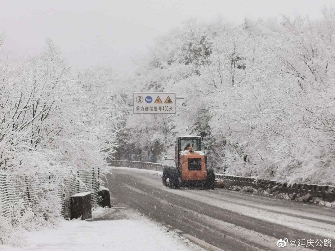 北京交通行业全力应对新一轮降雪天气 保障市民安全出行