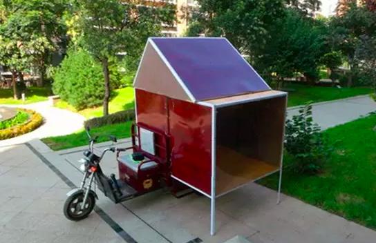 收废品小哥改造小三轮,弄了个房车出来!还配备露天bbq