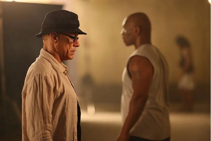 搏击之王:反击(也叫搏击之王:复仇)小编索性就再推荐几部有泰森出演的