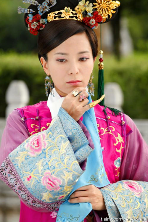 《宫锁心玉》虽然也是九子夺嫡,但朝堂争斗的部分比较弱.