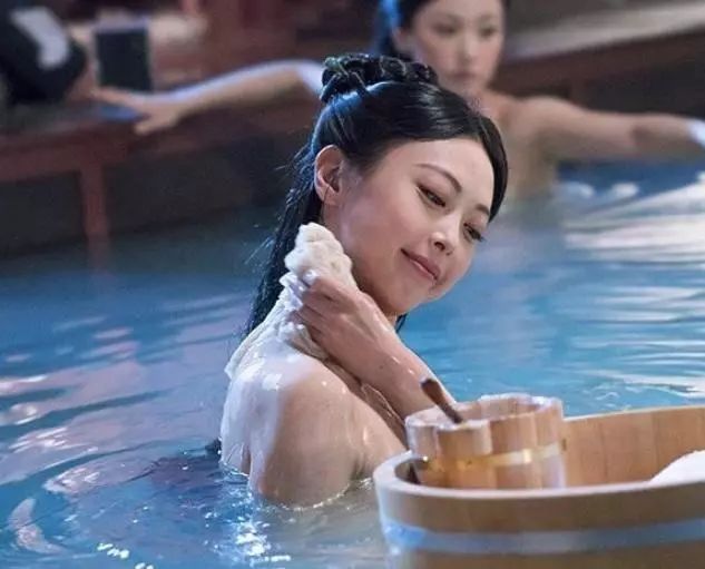 31岁前tvb小花离巢即转型成网红自曝遭遇网络骗案损失上万元