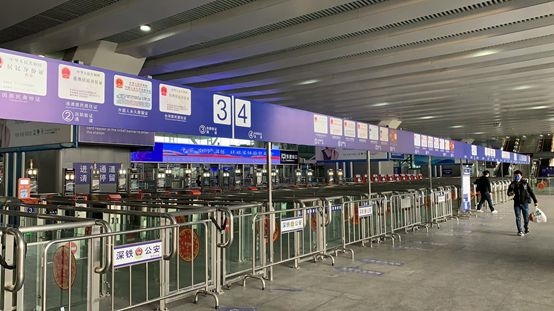 (深圳北站进站入口)
