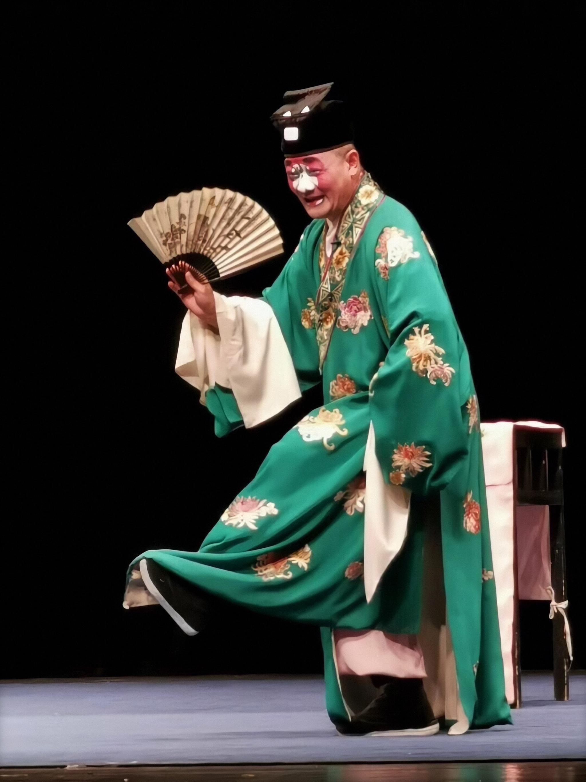 文艺苏军·战疫行动 | 李鸿良:用三种昆剧方言,为一线抗疫人员加油!