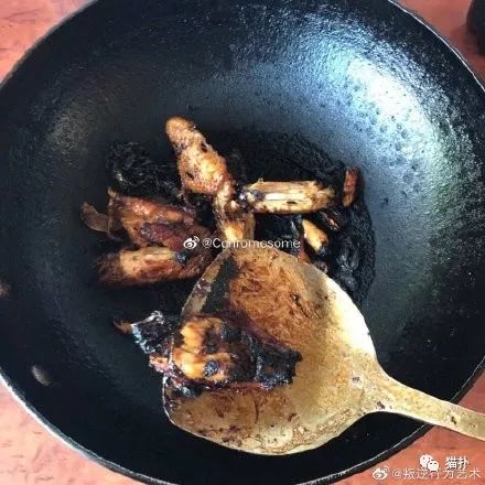 大型做饭翻车现场:结婚后老婆第一次下厨,这手法只能用"随心所欲"四个