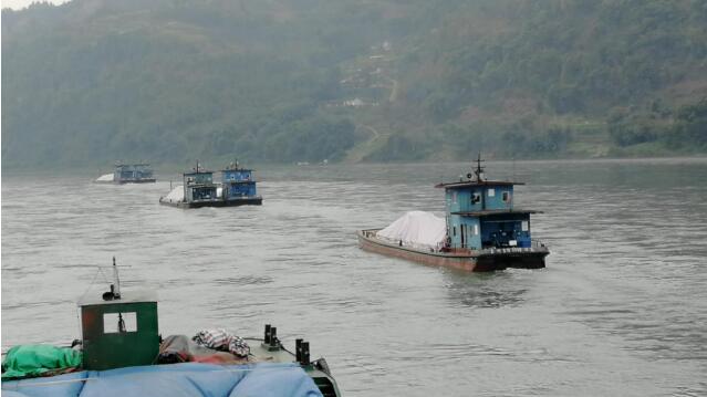 四川岷江乐山至宜宾枯水期航道顺利抢通图