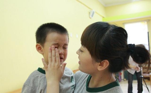 群里家长总要求拍照,幼儿园老师无奈吐槽:我是老师又不是摄影师