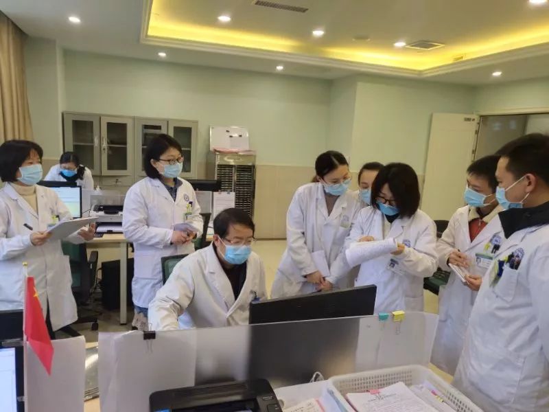 抗击疫情,四川省肿瘤医院专家在佛光
