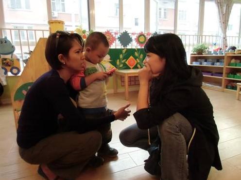群里家长总要求拍照,幼儿园老师无奈吐槽:我是老师又不是摄影师