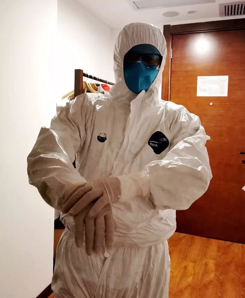 北京积水潭医院在武汉抗击疫情的医疗队员李天水医生