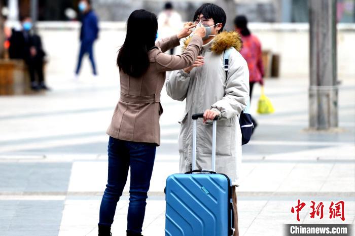 福州疫情下出行的乘客