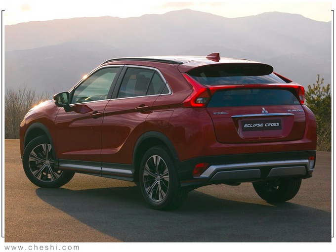 三菱全新SUV曝光！增两款全新引擎，跨界外观设计，尾灯酷似CR-V