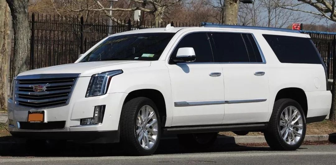 gmc yukon denali,右:第一代凯雷德(1999-2000))这个故事告诉我们,想