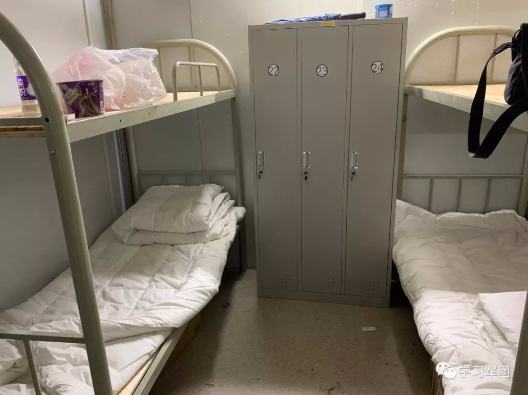 火神山医院的吃住行医患菜单有区别24小时班车接送