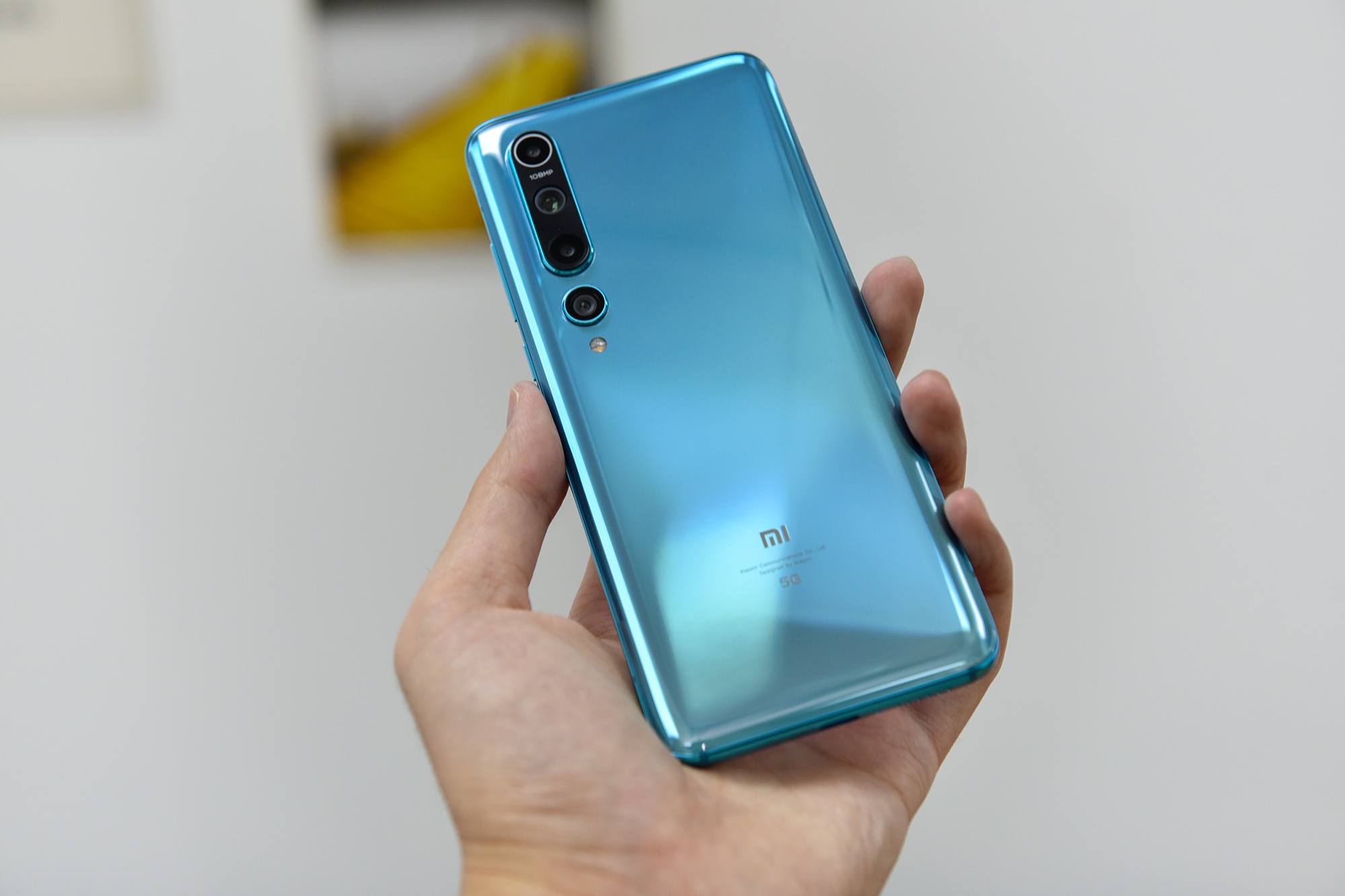 还原玻璃的温润质感 小米10冰海蓝图赏