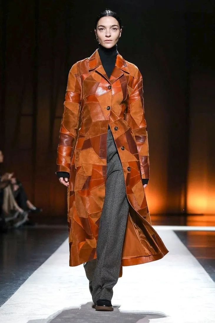 t型台 | 穿上tods皮衣的朴敏英,还是南韩最美甜姐儿