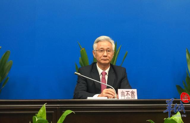 主任裴端卿,呼吸疾病国家重点实验室主任,广州医科大学党委书记冉丕鑫