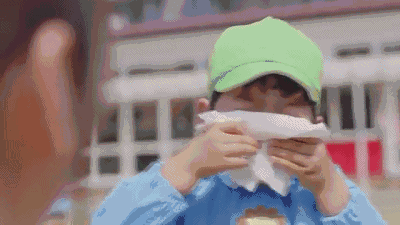 比如,经常大力擤鼻涕,用纸巾粗暴疏通鼻孔,就是物理伤害,结果是娇弱的