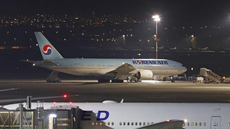 (一客机22日从韩国飞抵以色列，非以色列籍乘客被告知无法入境。图源：法新社)
