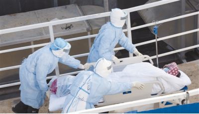 火神山医院接收首批新型冠状病毒肺炎确诊患者。