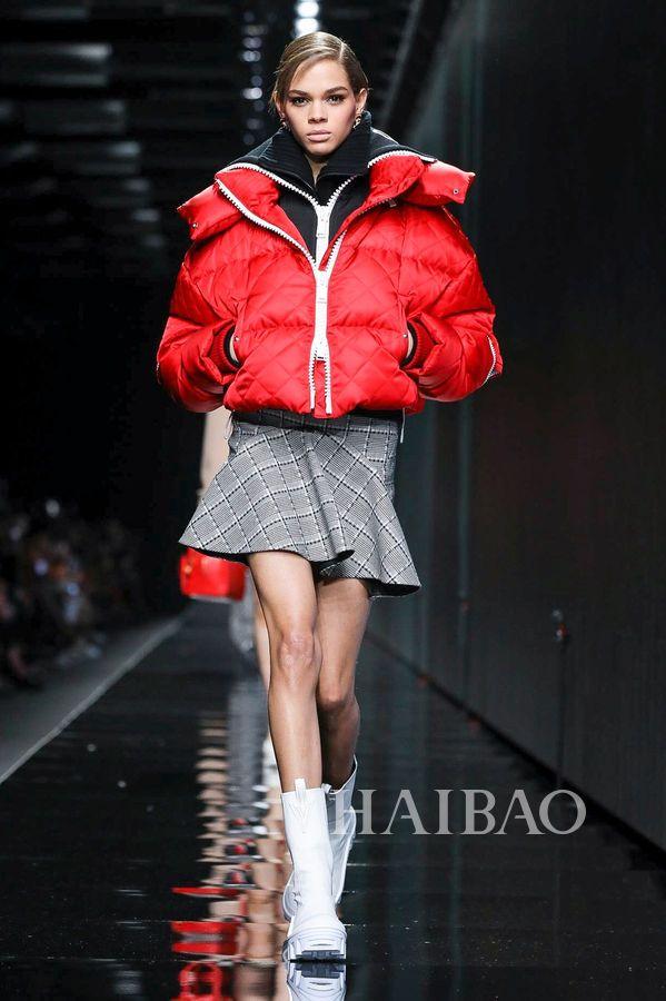 范思哲versace2020秋冬米兰时装周何为当代男性何为当代女性