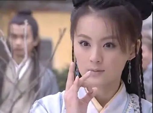 她还演过《八仙全传》里的蓝采和▼饰演郑儿的演员叫毛林林,出生于