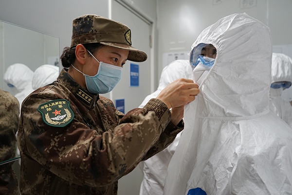 "白衣战士"行无所息