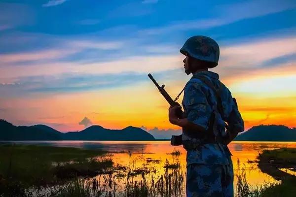 解放军又来了!关键时刻的逆行,每张都是实力标准照__财经头条