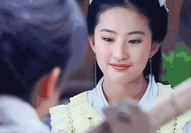 还是《仙剑奇侠传》里成为一代人心中白月光的灵儿妹妹;而后无论是